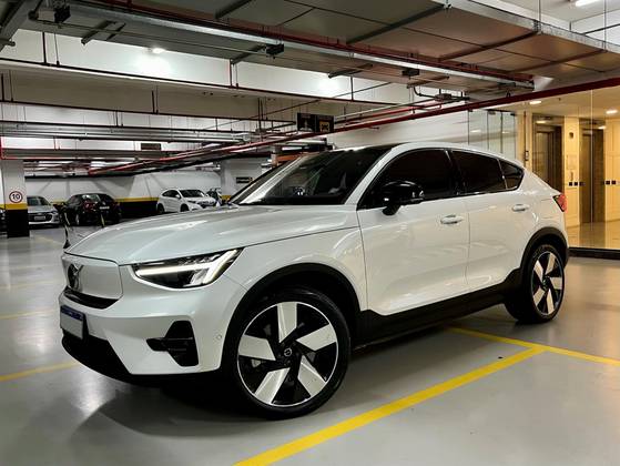 VOLVO C40 P8 RECHARGE TWIN ELECTRIC ULTIMATE AWD